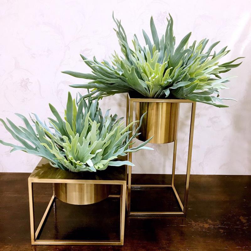 Sally Gold Pot