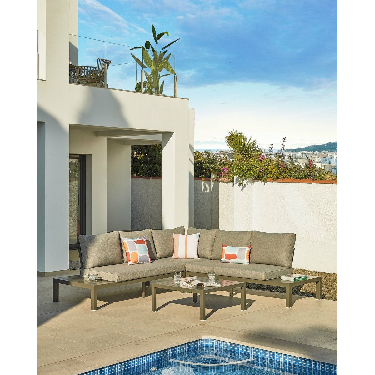 Duka Outdoor Sofa & Coffee Table Set