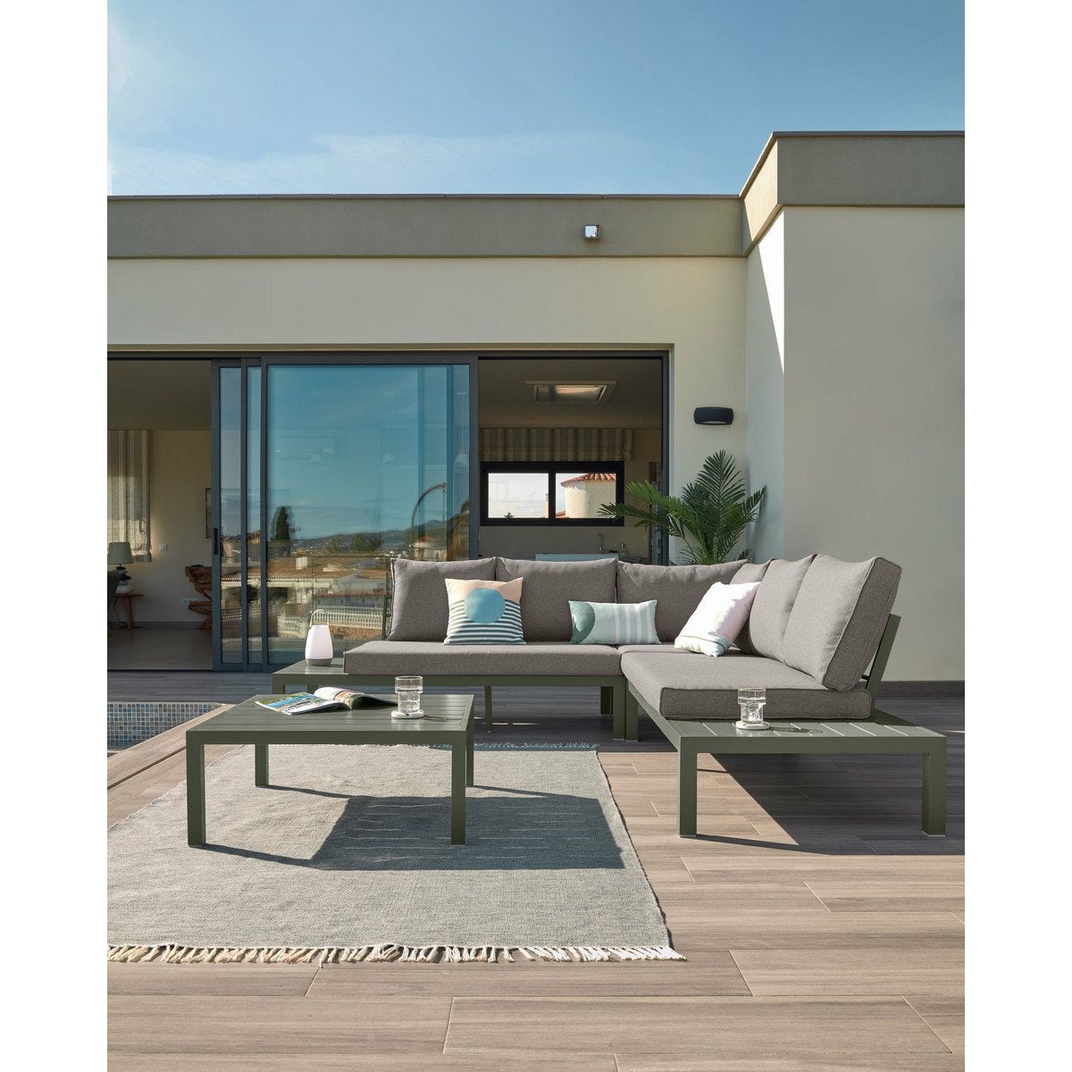 Duka Outdoor Sofa & Coffee Table Set