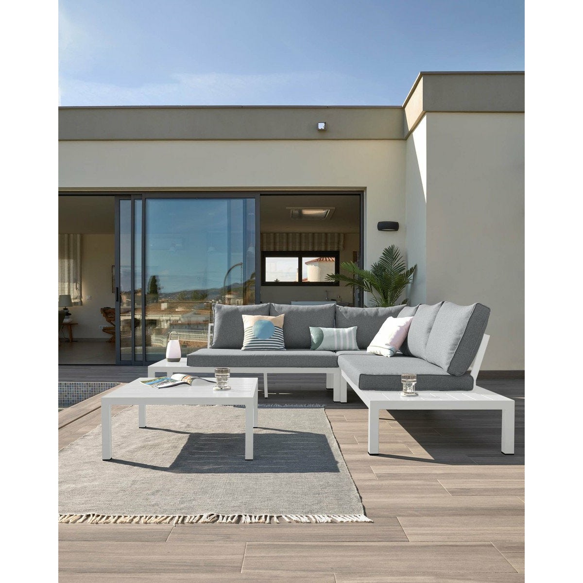 Duka Outdoor Sofa & Coffee Table Set