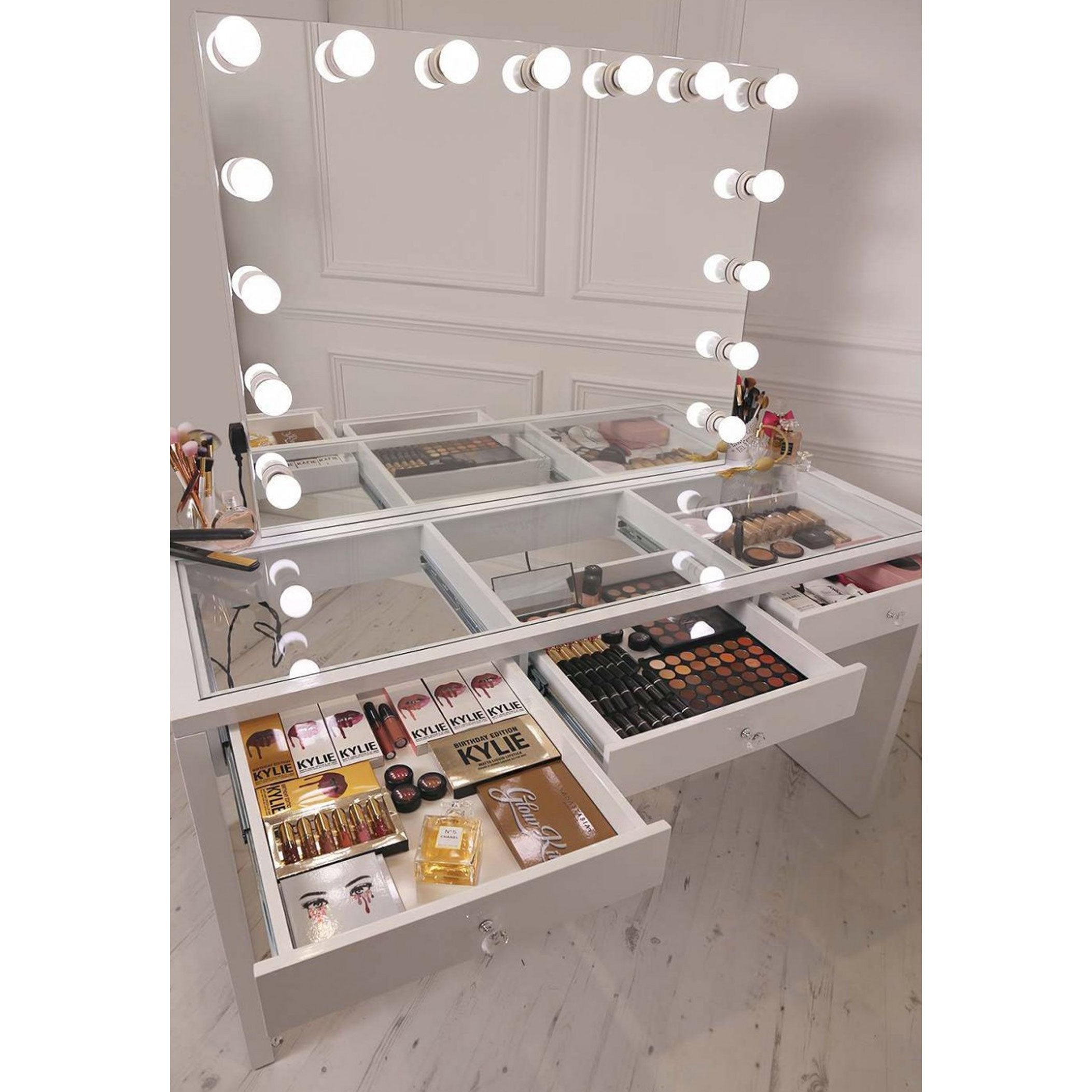 Hollywood Make up Desk